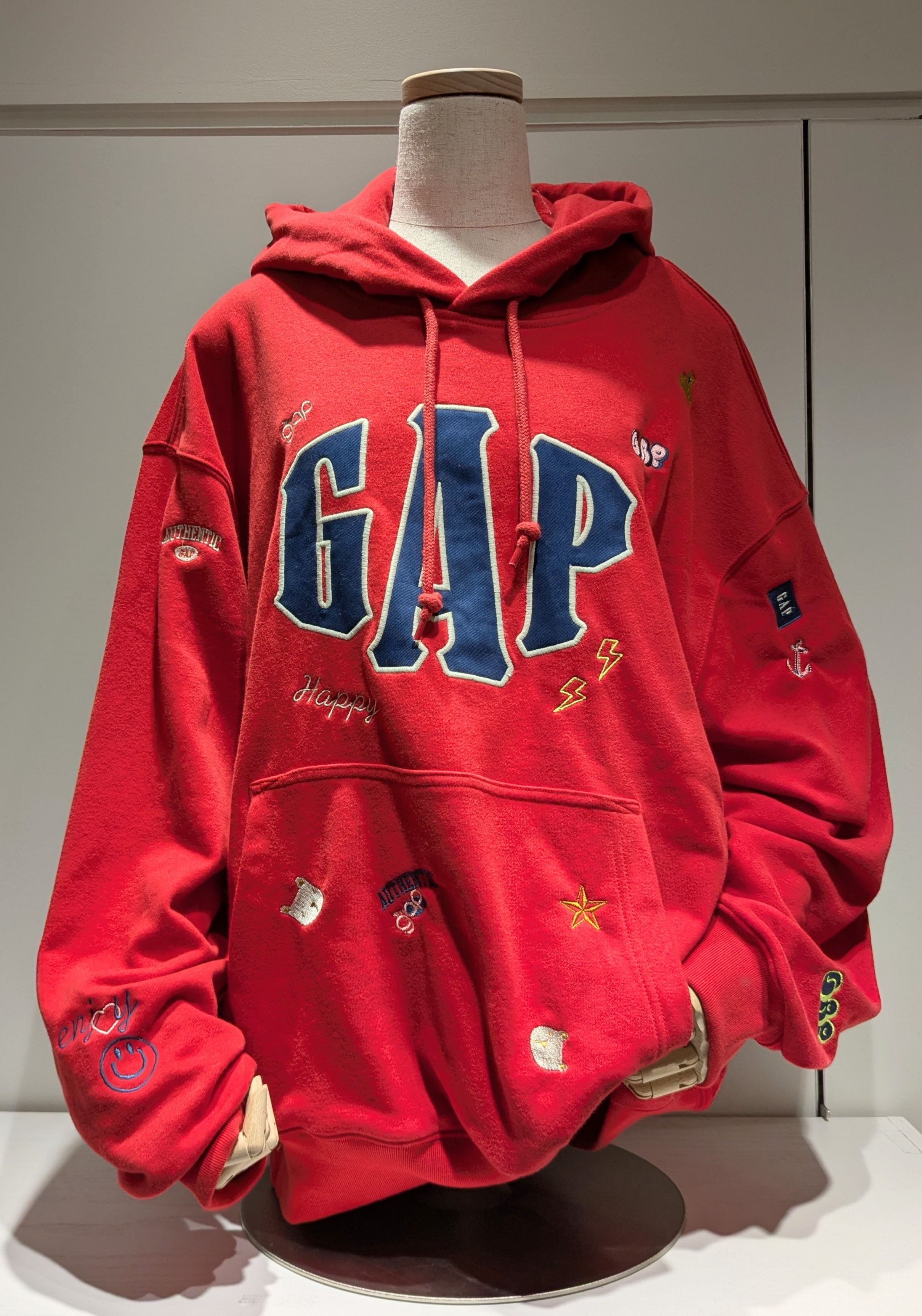 世界に一つだけの刺繍カスタマイズイベント │ギャップ │ ショップ