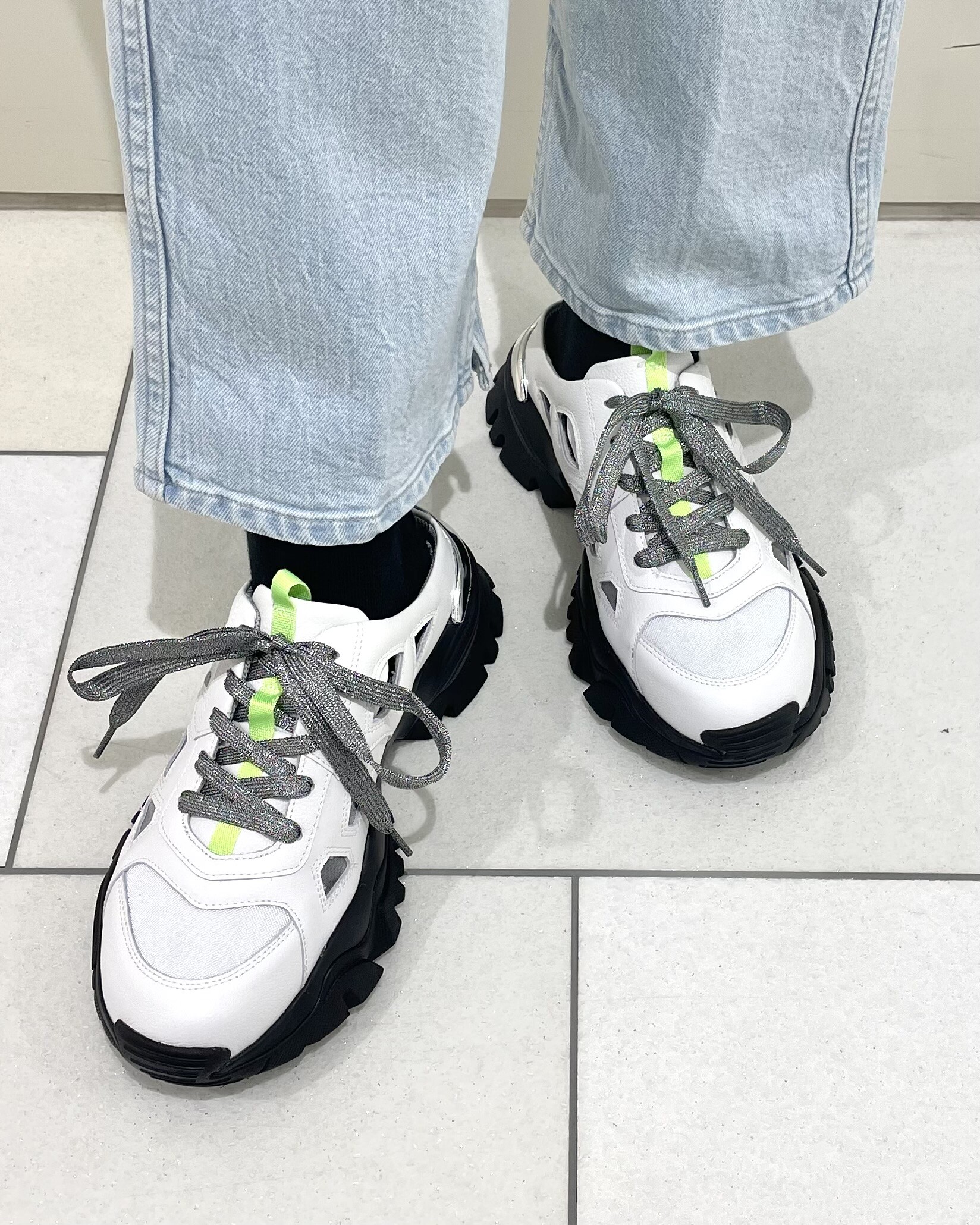 新作ミュールスニーカーのご紹介✨️ │パパス&ママス │ ショップ