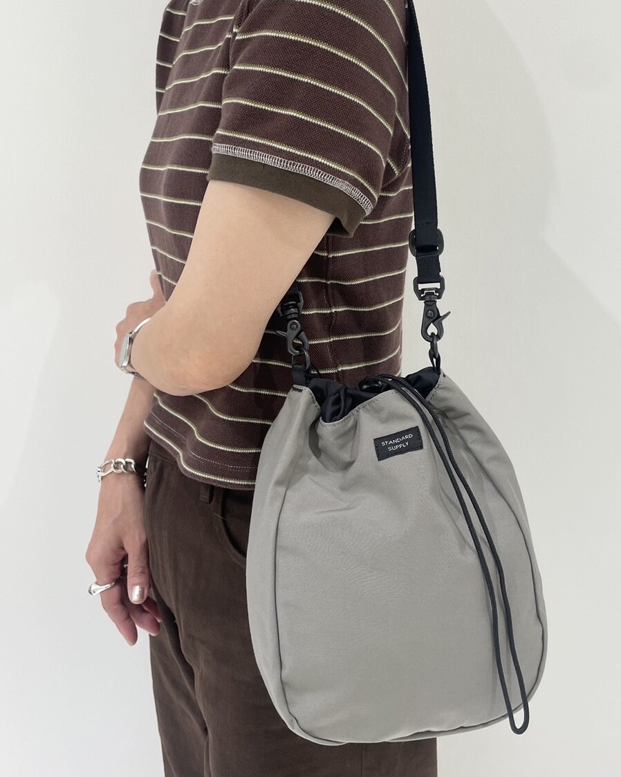 【専用出品】スタニングルアー　アモッサプルオーバー　ライトグレー　Mサイズ 雨よけシェード W 1.8×4m ライトグレー /A(ライトグレー): シェード