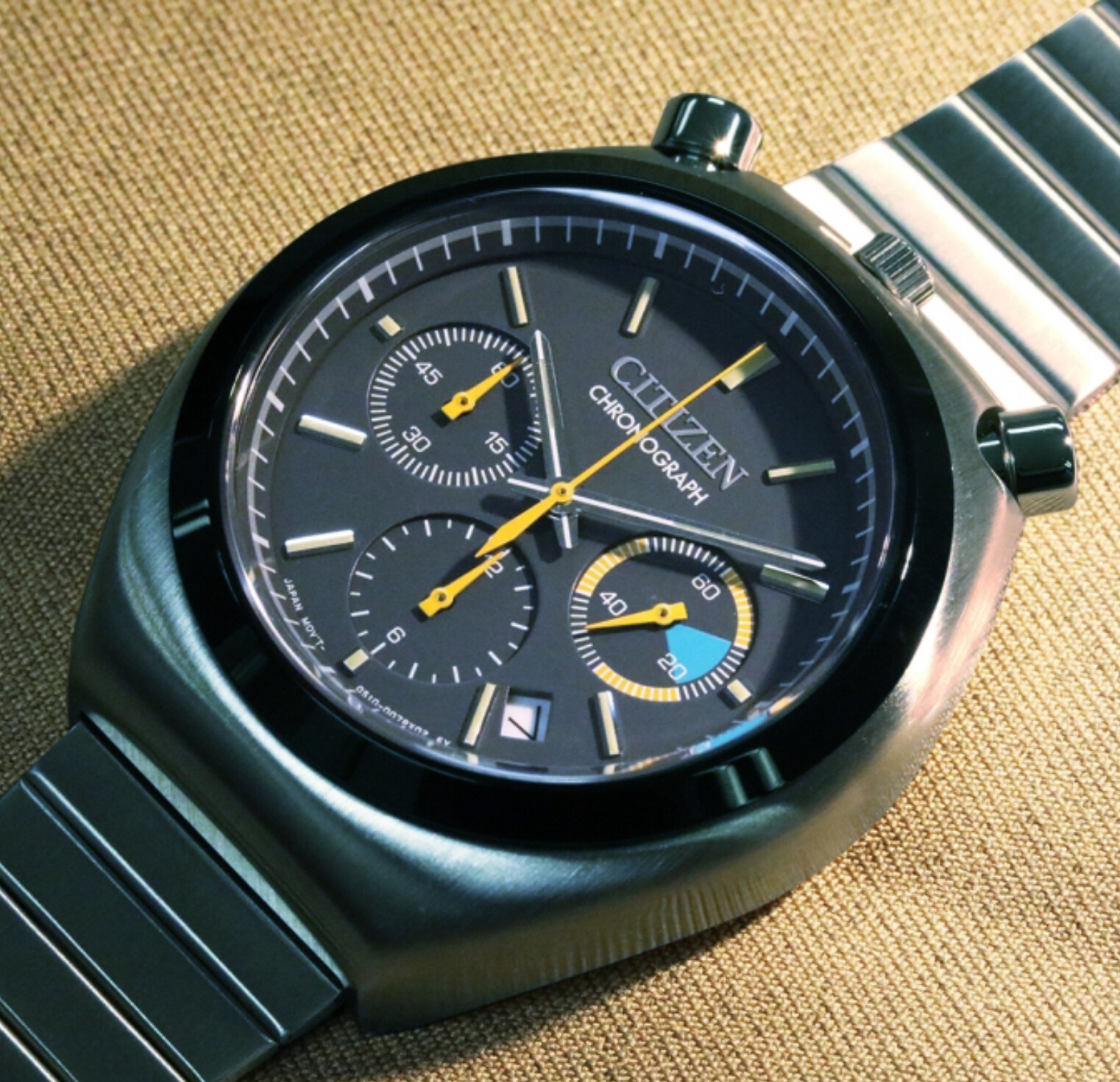 【ツノの有無】参考写真 RECORD LABEL】大人気モデル「ツノクロノ」の限定モデルが