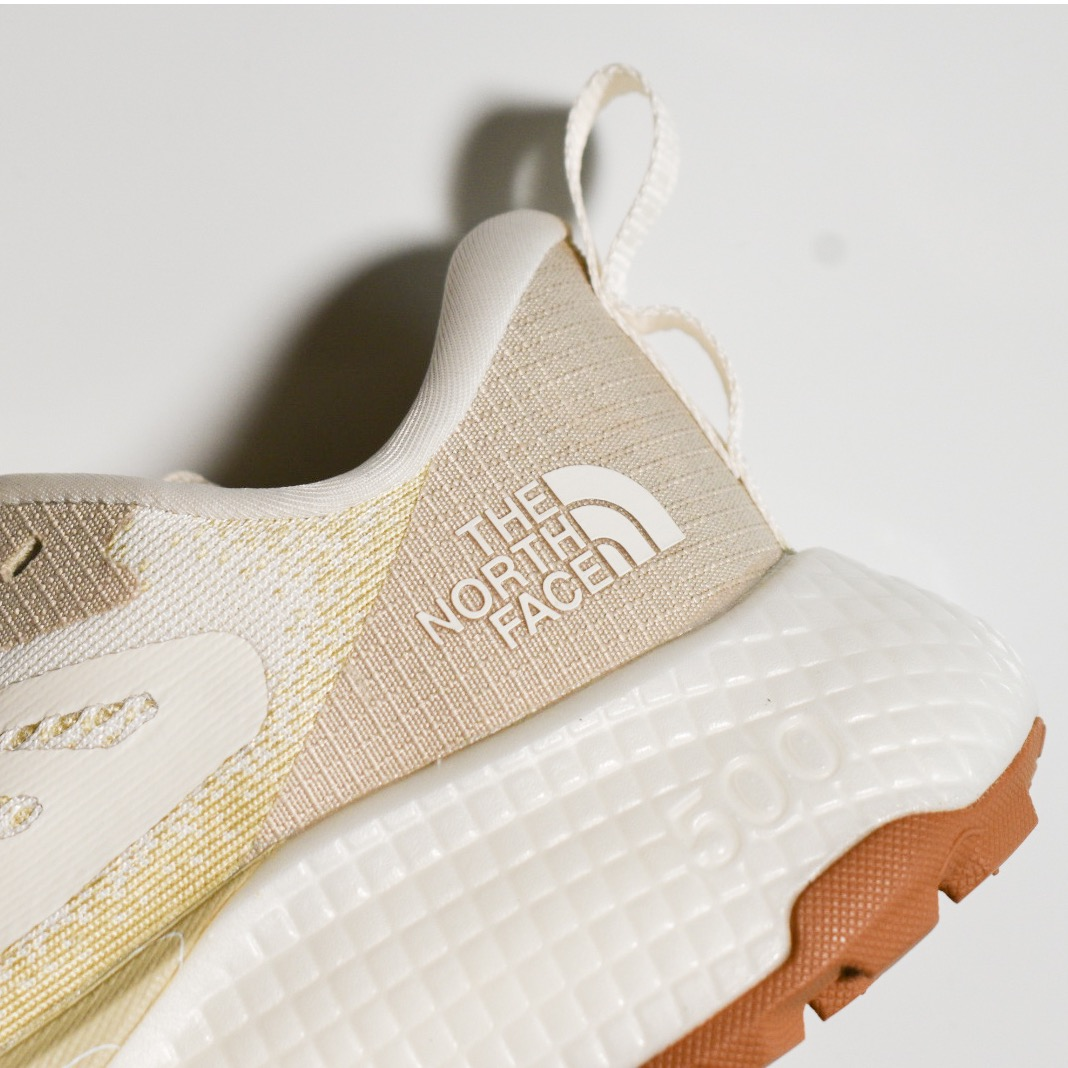 ベージュ、専用 ランニングシーンにおすすめ‼︎THE NORTH FACE新作シューズ入荷