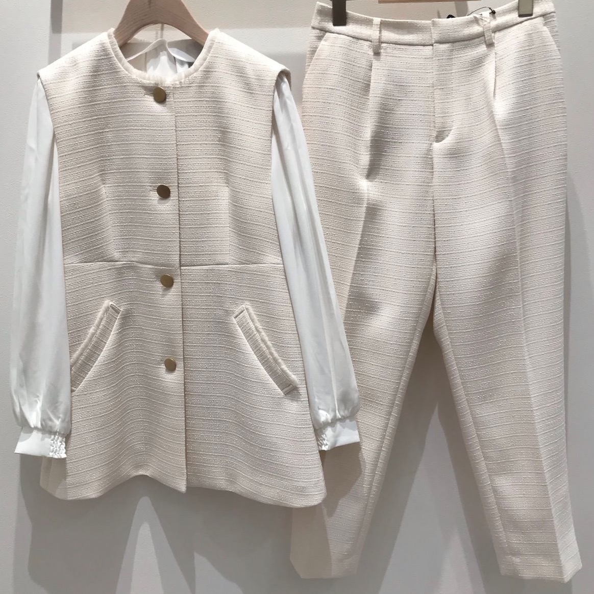 激安直営店 新館 3F】1着できまわし抜群なツイードセットアップシリーズのご スーツ・フォーマル・ドレス