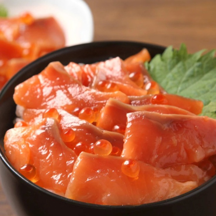 ご飯のお供に！！漬けサーモンといくら・サーモン親子漬け🍚 │北海道