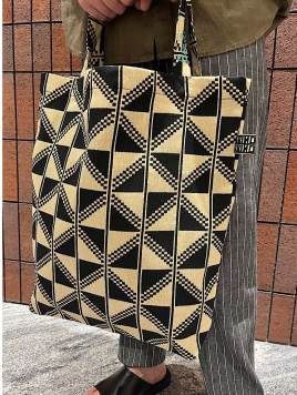 BINDU: ハル ペナント ジャガード トート