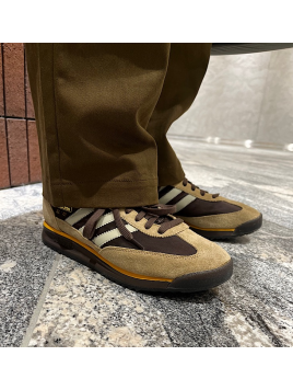 ADIDAS: SL 72 RS