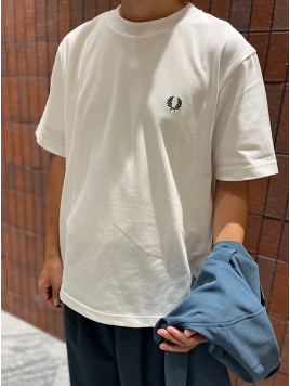 【SHIPS別注】FRED PERRY: SOLOTEX(R) 鹿の子 ワンポイント ロゴ Tシャツ24SS
