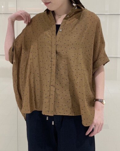 今週のヒットアイテム✨️ハーフスリーブドットシャツ♡