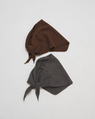 ふんわりと柔らかな肌触りが魅力のニットスカーフ✨️