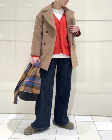 大きめの襟が特徴のウールピーコート🧥✨