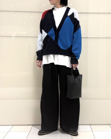 大きいアーガイル柄が目を惹くカーディガン✨