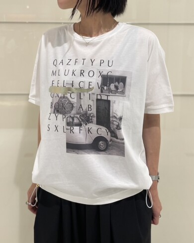 インパクトのあるフォトプリントが目を惹くTシャツ✨