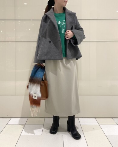 軽さと重厚感を併せ持つウールショートコート✨️