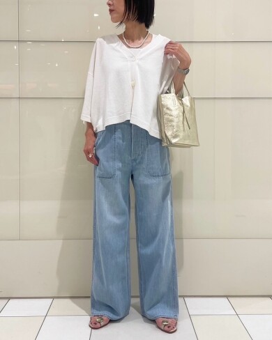 ホワイト×ブルーデニムで爽やかコーディネート✨️