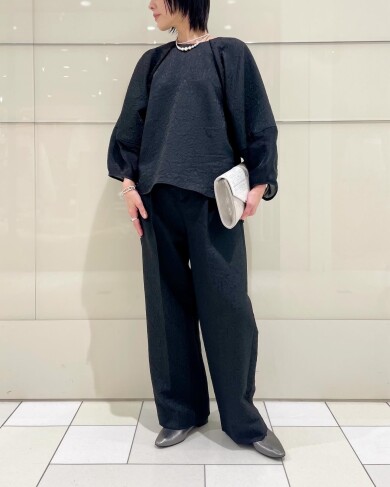 繊細なジャカード生地で華やかさ漂うセットアップのご紹介✨️