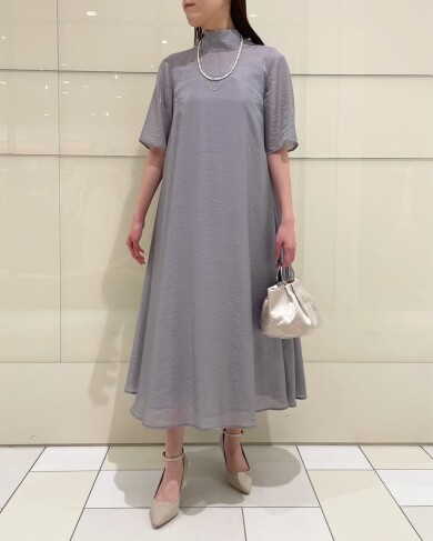 程よい透け感が上品なフォーマルドレス✨