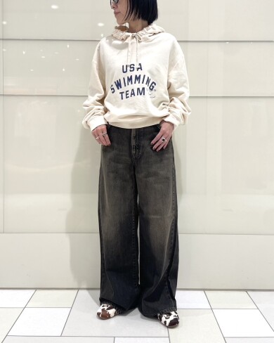 秋冬にかかせない裏起毛のカラーフーディー✨️