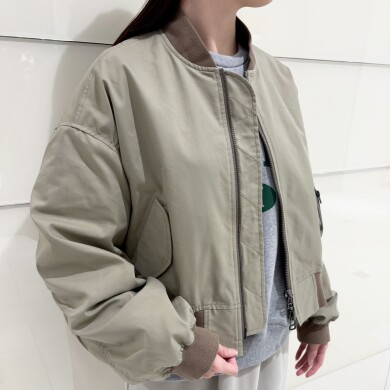 春先におすすめCLOCHEのMA-1✨