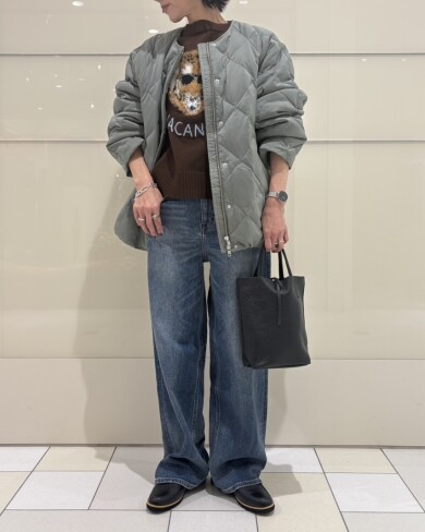 中綿にダウン80%、フェザー20%が贅沢に使われたダイヤ柄キルティングダウン✨️