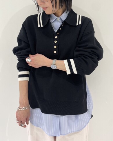 襟と袖のラインが魅力のポロニット✨