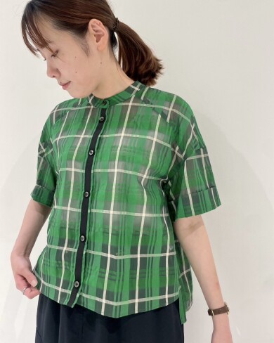 ショート丈のチェックシャツが入荷✨️