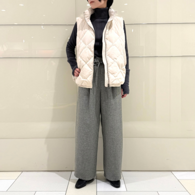 丸みのあるフォルムが可愛いダウンベスト✨