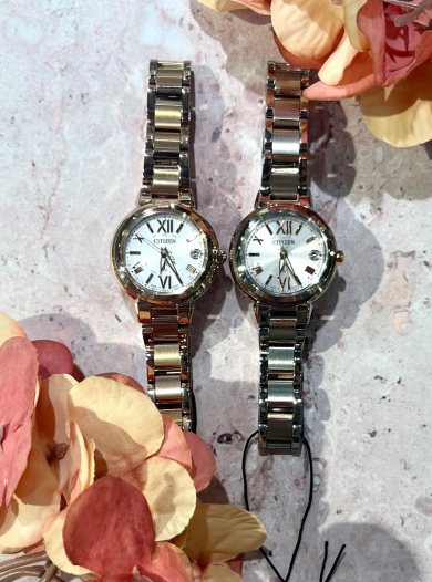 【xC】花びらのような透き通る上品さの腕時計をご紹介!