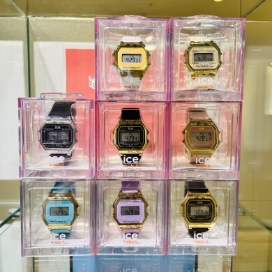 まるでカシオ！？のような【ice watch】