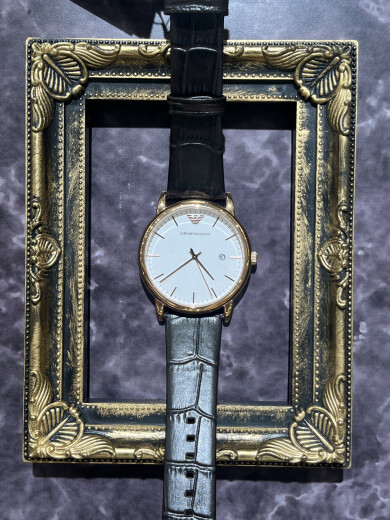 【EMPORIO ARMANI】スタイリッシュなメンズドレスウォッチのご紹介!