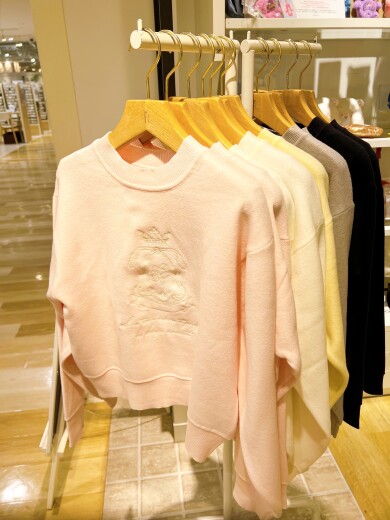 春カラーニットが入荷してます💐