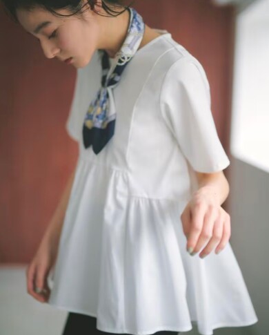 毎年大人気！ペプラムカットソー