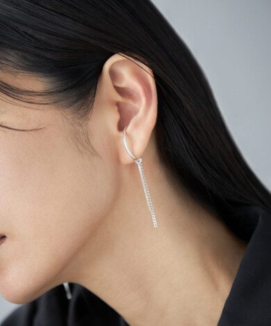 耳から上下に伸びる新鮮なシルエットの『ウェアリング』コレクション👂🆕✨