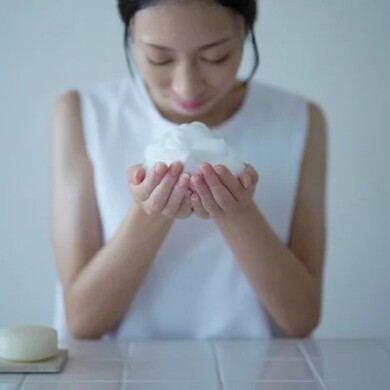生まれつき肌が弱く、肌に悩みを抱えていた開発者から生まれたスキンケアブランド「SiMPLE++」