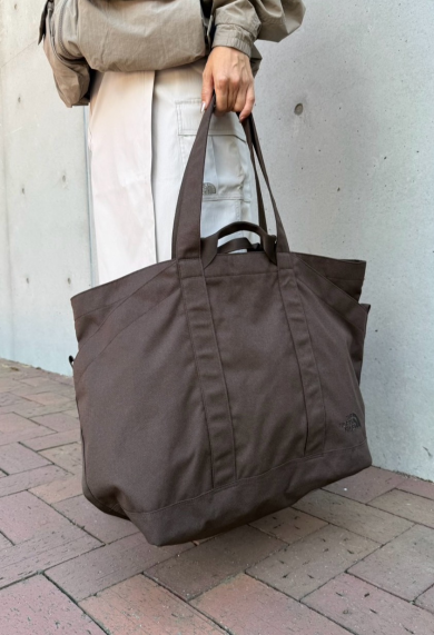 幅広く使える大型トートバッグのご紹介です！