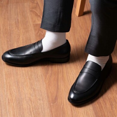 ✨新作登場|オンでもオフでも品よく決まる「コインローファー」「シングルモンクストラップ」✨