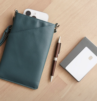 ✨新作登場｜ミニマルに上品に「スマホショルダーポーチ」✨