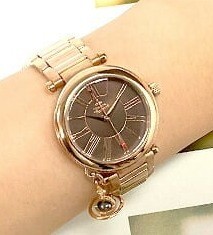 【Vivienne Westwood／ビビアンウエストウッド】オーブのマークが特徴なブラウンウォッチ