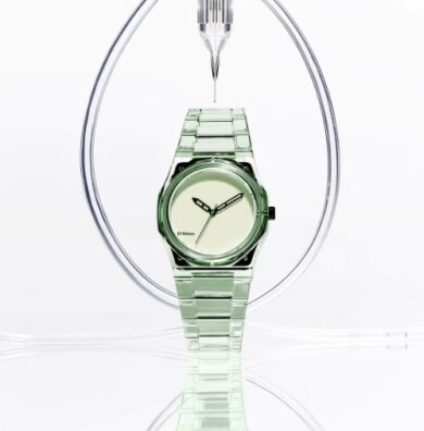 涼し気なクリアウォッチ⌚【D1MILANO】
