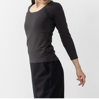 オリジナル設計で動きやすい！暖かさと着心地を両立した発熱インナー