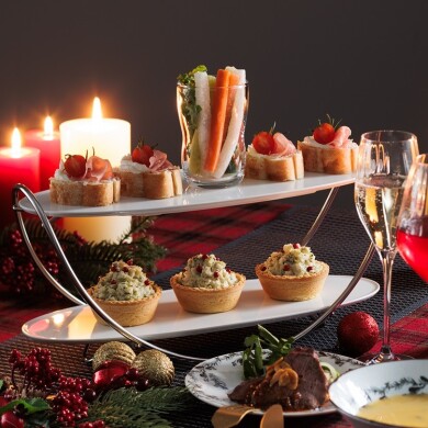 おうちパーティーが華やぐ!スリムで使いやすいパーティースタンド