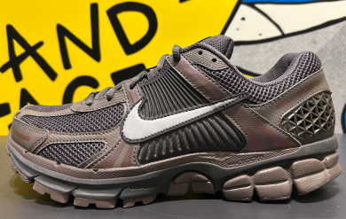 【 NIKE 】ZOOM VOMERO 5