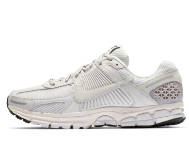 【NIKE】NIKE ZOOM VOMERO 5 S