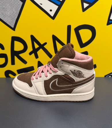 【NIKE】W AIR JORDAN 1 MID SE