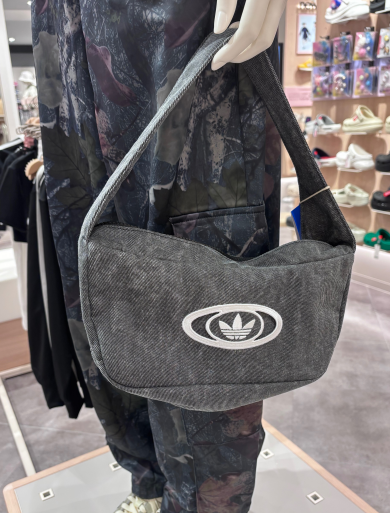 【ADIDAS ウェア】新作バッグ入荷しました