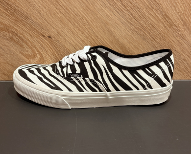 【VANS】AUTHENTIC