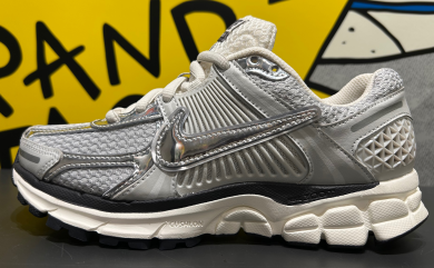 【 NIKE 】W ZOOM VOMERO 5