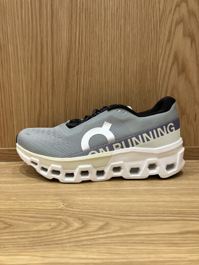 【on】Cloudmonster2 Newcolor！