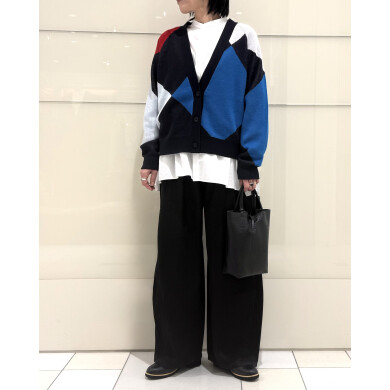 大きいアーガイル柄が目を惹くカーディガン✨