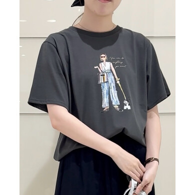 女の子柄のプリントが魅力のTシャツ✨️