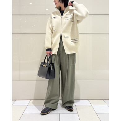 もちもちした生地感で着心地抜群の刺繍Wジップニットカーディガン✨