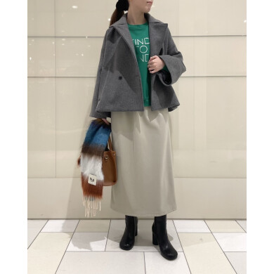 軽さと重厚感を併せ持つウールショートコート✨️